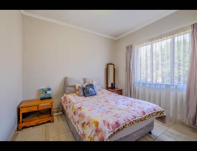 2 BEDROOM TOWNHOUSE FOR SALE IN VORNA VALLEY